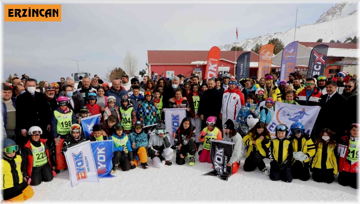Snowboard yarışlarında dereceye giren sporcular ödüllendirildi