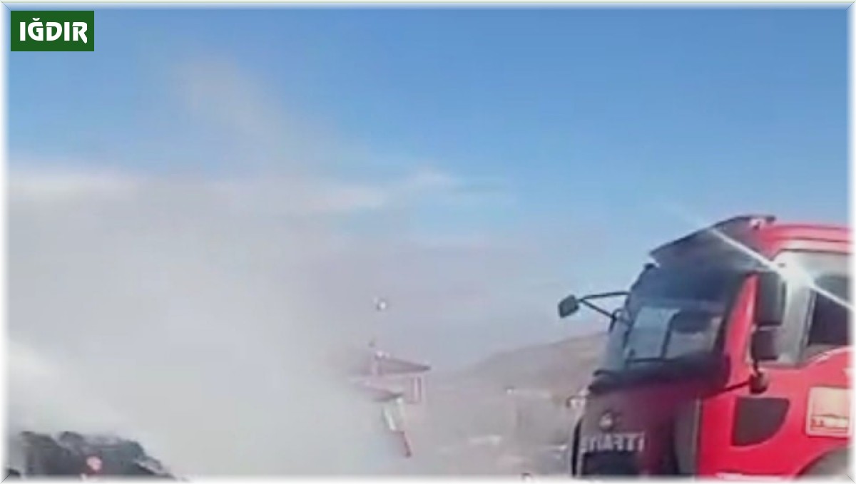 Sobadan çıkan kıvılcımlar 2500 ot balyasını kül etti