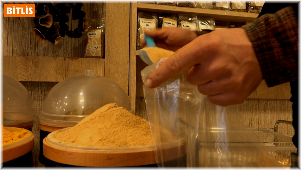 Soğuk havada vatandaşlar aktarlara yöneldi