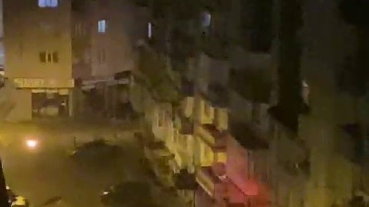 Sokak ortasında pompalı tüfekle rastgele ateş ettiler