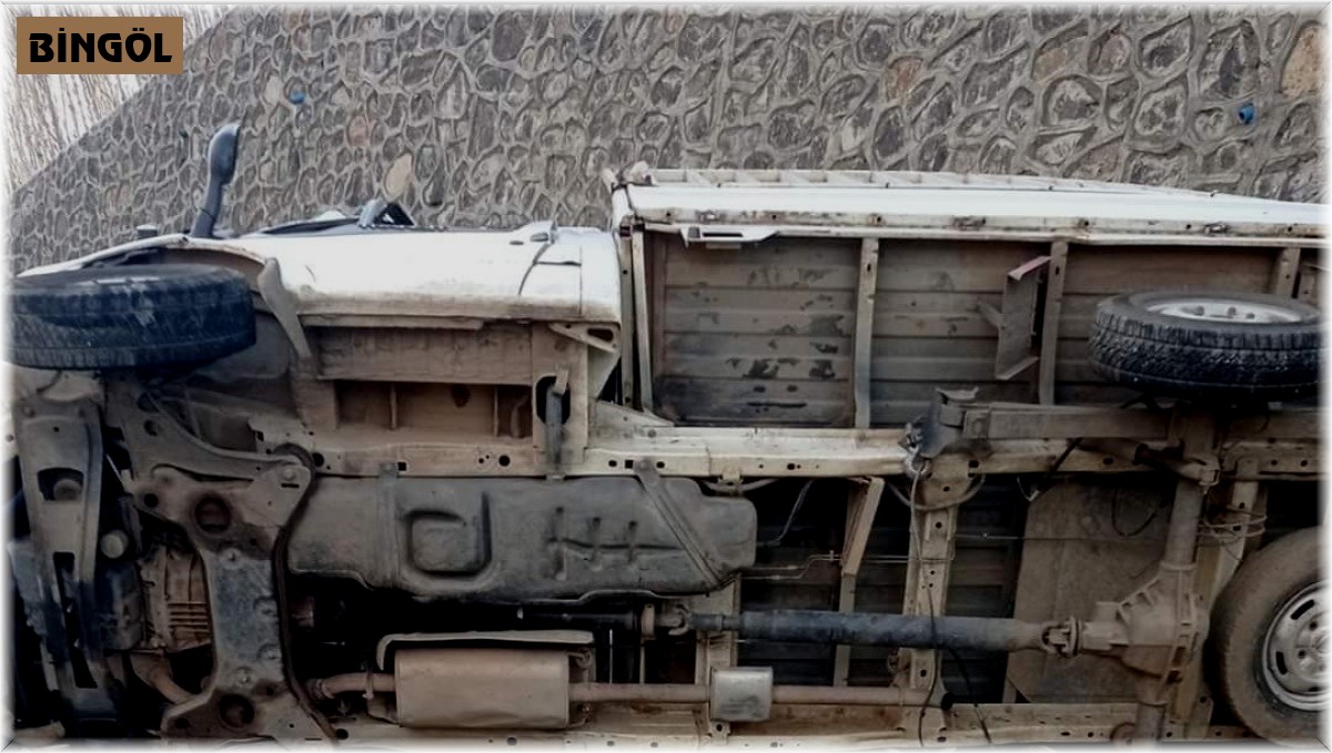 Solhan'da pikap takla attı: 1 yaralı