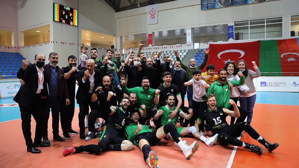 Solhanspor'da Efeler Ligi'nde kalmanın sevinci yaşanıyor