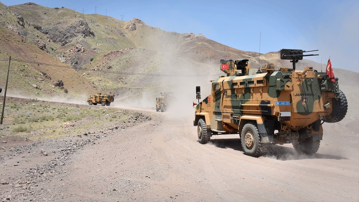 Son dakika haber! Hakkari'de arazi kavgasında 4 kişi öldü, 1 kişi yaralandı