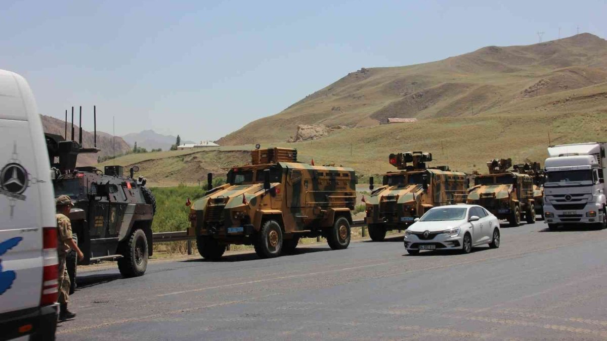 Son dakika: Hakkari'de 4 kişinin öldürüldüğü köy giriş çıkışlara kapatıldı