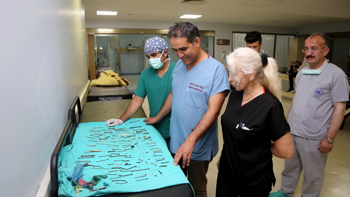 Son dakika Van haberi; Van'da kadın hastanın midesinden 158 yabancı cisim çıkarıldı