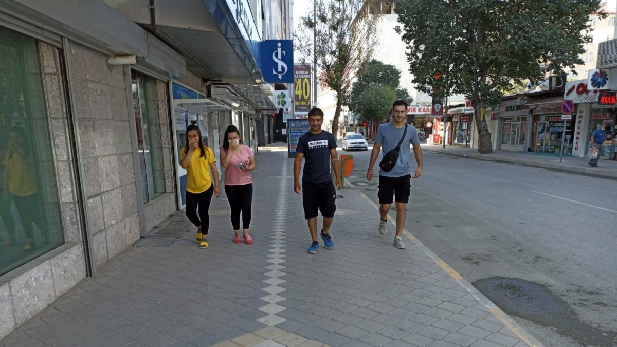 Son kısıtlama gününde cadde ve sokaklarda YKS yoğunluğu yaşandı