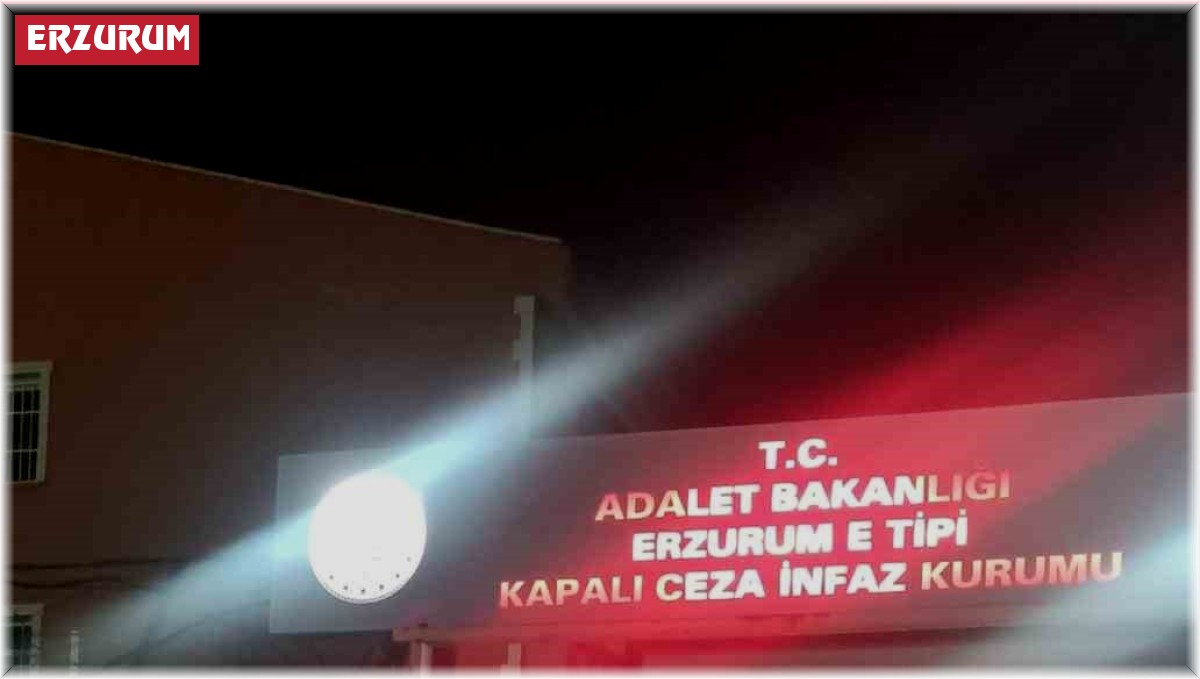 Sosyal medya üzerinden terör propagandası yaptıkları belirlenen 2 kişi yakalandı