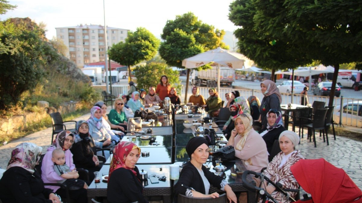 Sosyal medyada sözleştiler, Oltu'da buluştular