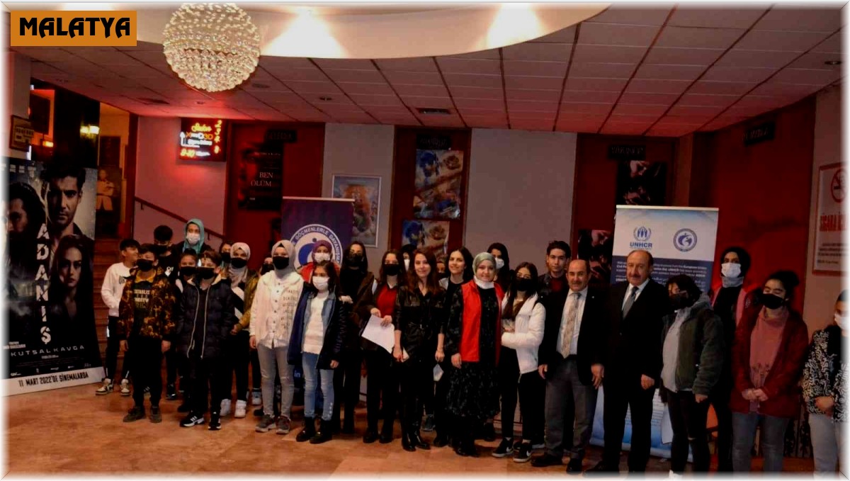 'Sosyal Uyum Projesi' kapsamındaki çocukların sinema keyfi