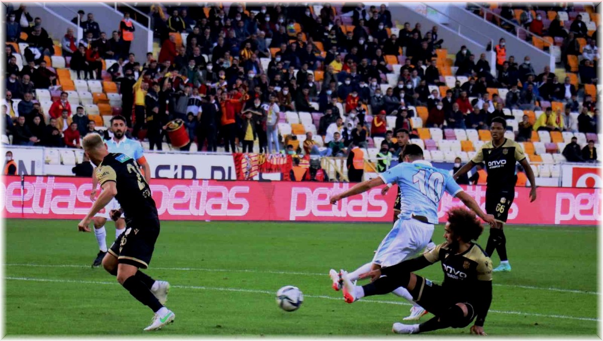 Spor Toto Süper Lig: Yeni Malatyaspor: 1 - Medipol Başakşehir: 3 (Maç sonucu)