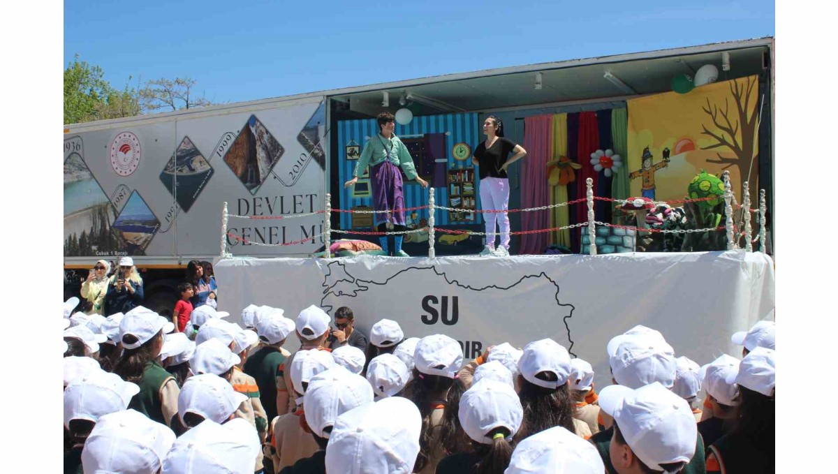 Su tasarrufunu tiyatro ile öğreniyorlar