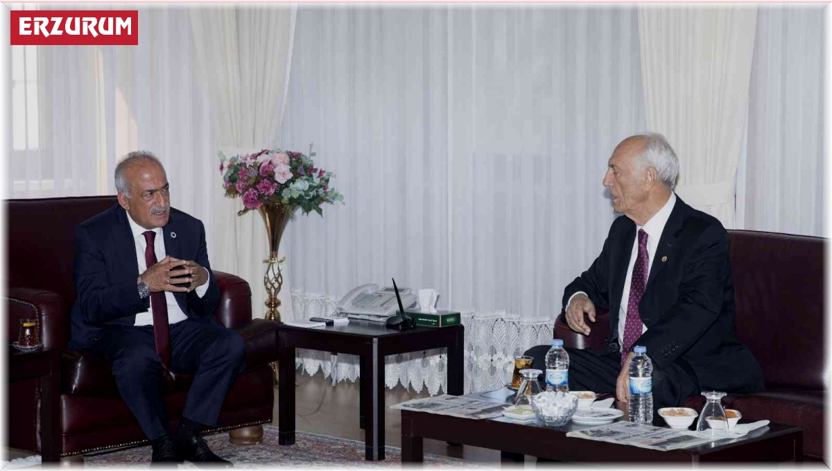 Süheyla ve Sıtkı Alp'ten Rektör Çomaklı'ya ziyaret