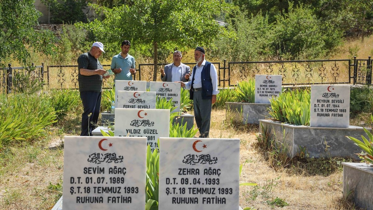 Sündüz Yaylası'nda şehit edilen 24 kişi, katliamın 29. yılında anılıyor