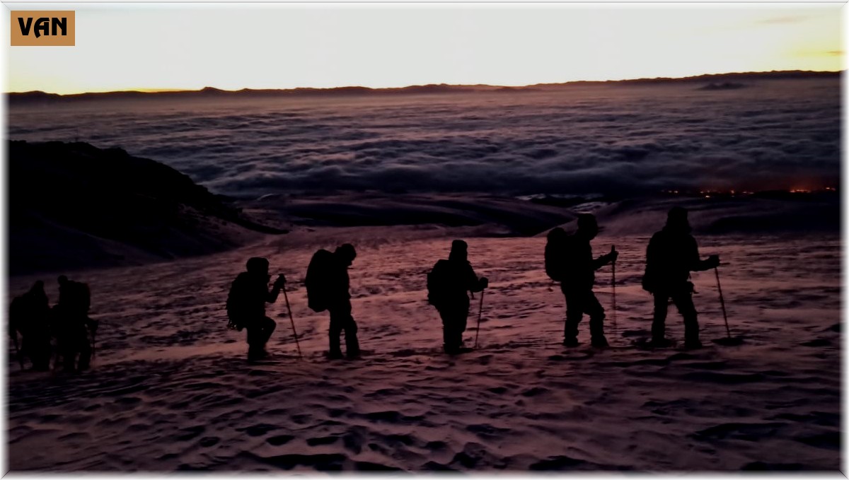 Süphan Dağı'na kış tırmanışı