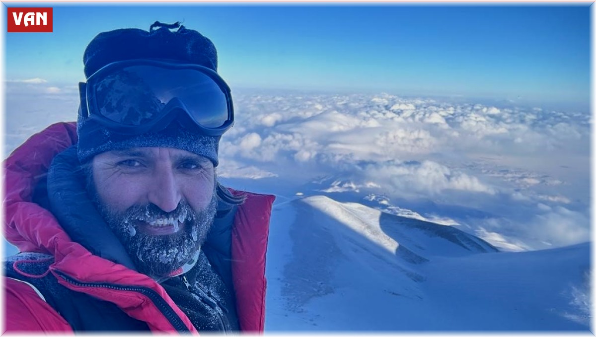 Süphan Dağı'na tırmanan dağcıların yüzü buz tuttu