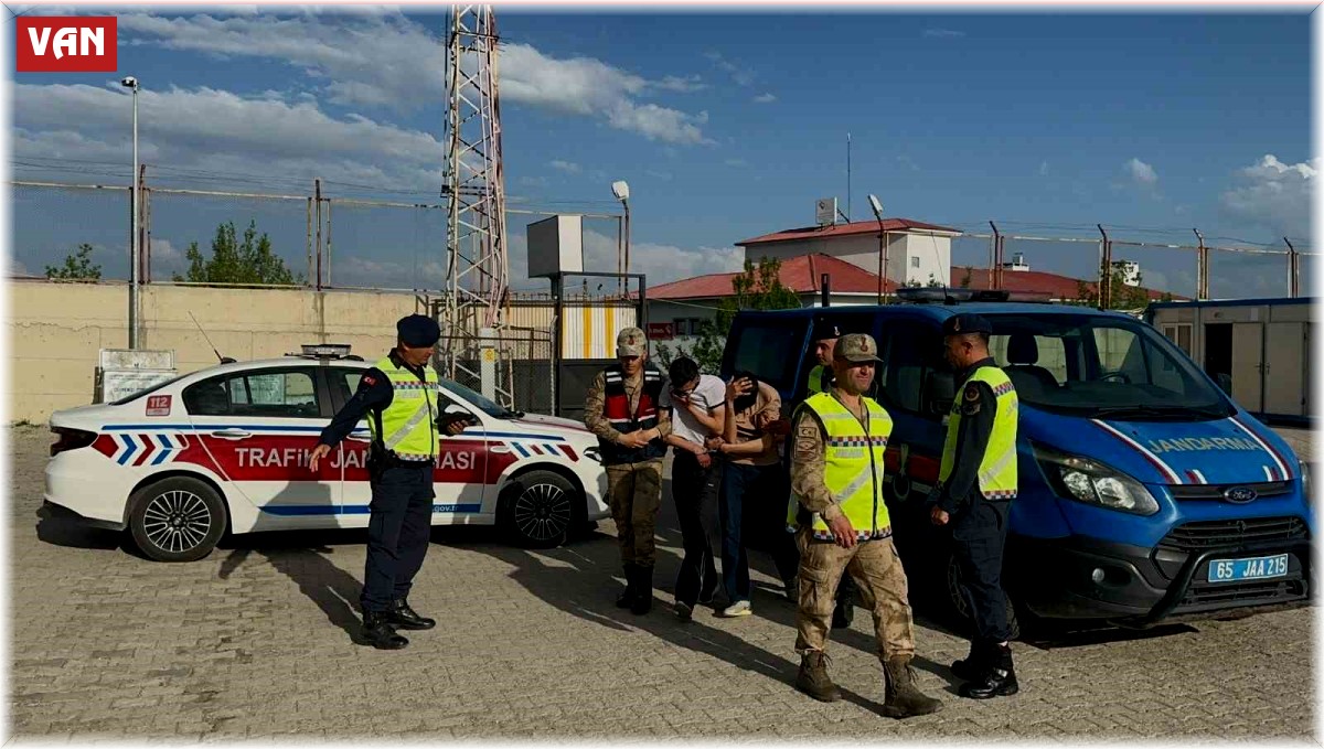 Şüphe üzerine durduran araç çalıntı çıktı