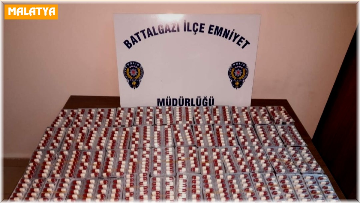 Şüphe üzerine durduruldu üzerinde binlerce hap çıktı