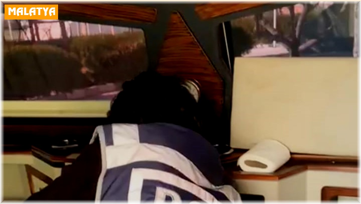 Şüpheli araçta uyuşturucu ile tarihi eser ele geçirildi