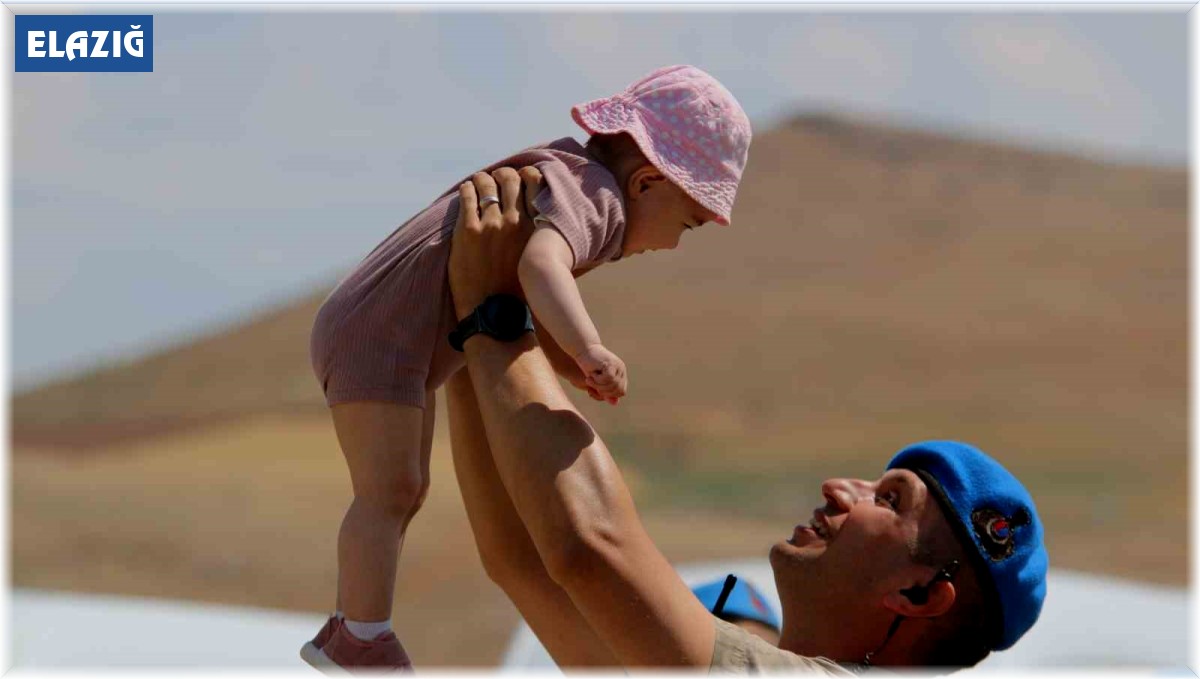 Suriye'ye uğurlanan komandolara duygusal veda