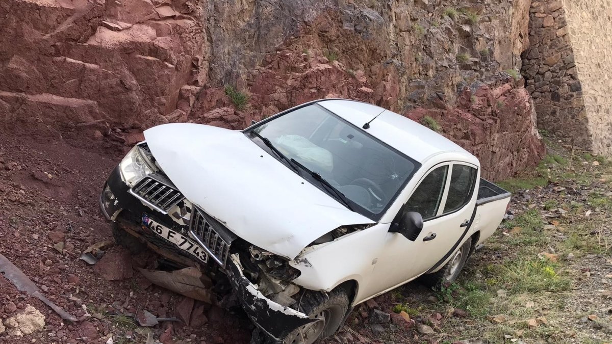 Sürücü uyudu, araç baraj gölünü uçmaktan son anda kurtuldu