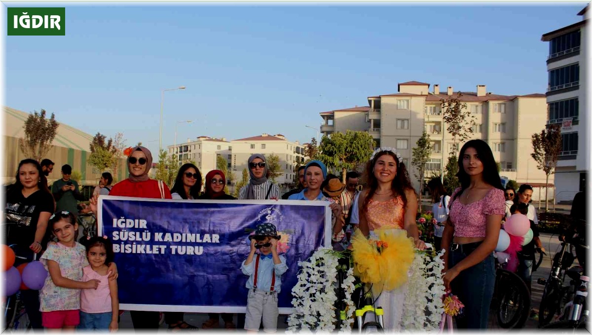 'Süslü kadınlar' Türkiye'nin doğusunda pedal çevirdi