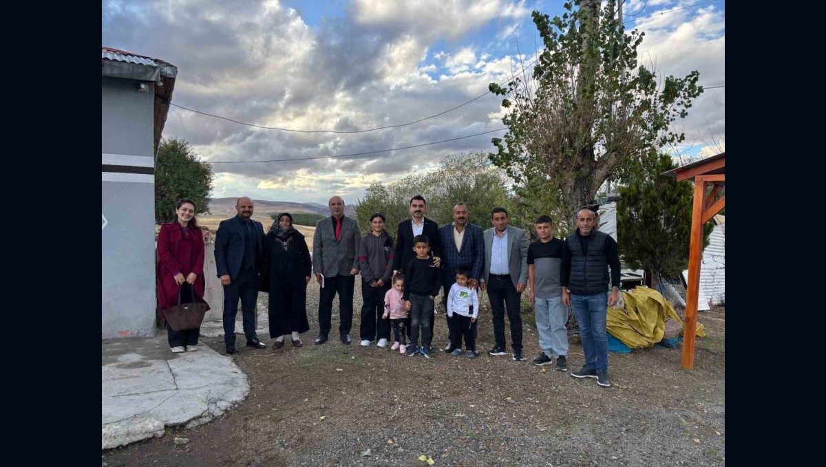 Susuz'da öğrenciler evlerinde ziyaret ediliyor