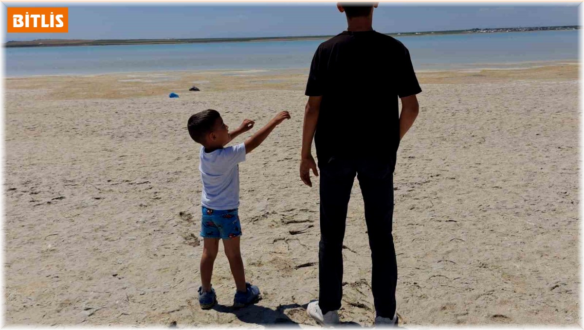 Şuursuz sulama Arin Gölü'nü kuruma noktasına getirdi