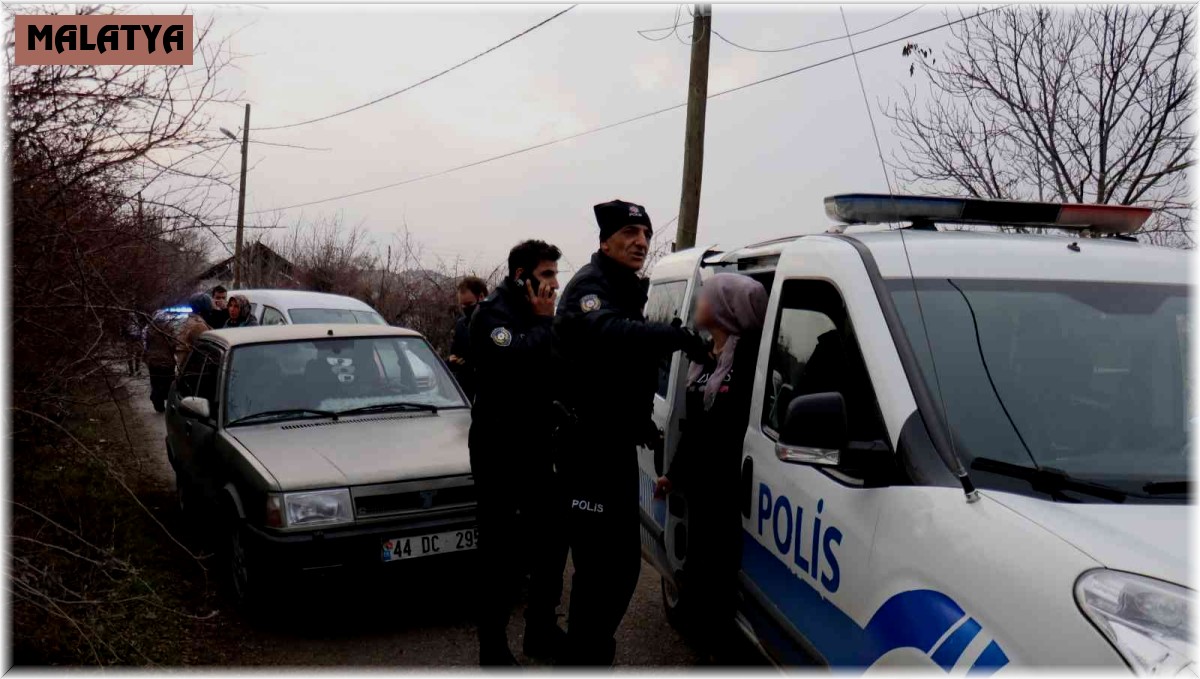 Tacizde bulunmaya çalıştığı kadın tarafından bıçaklandı