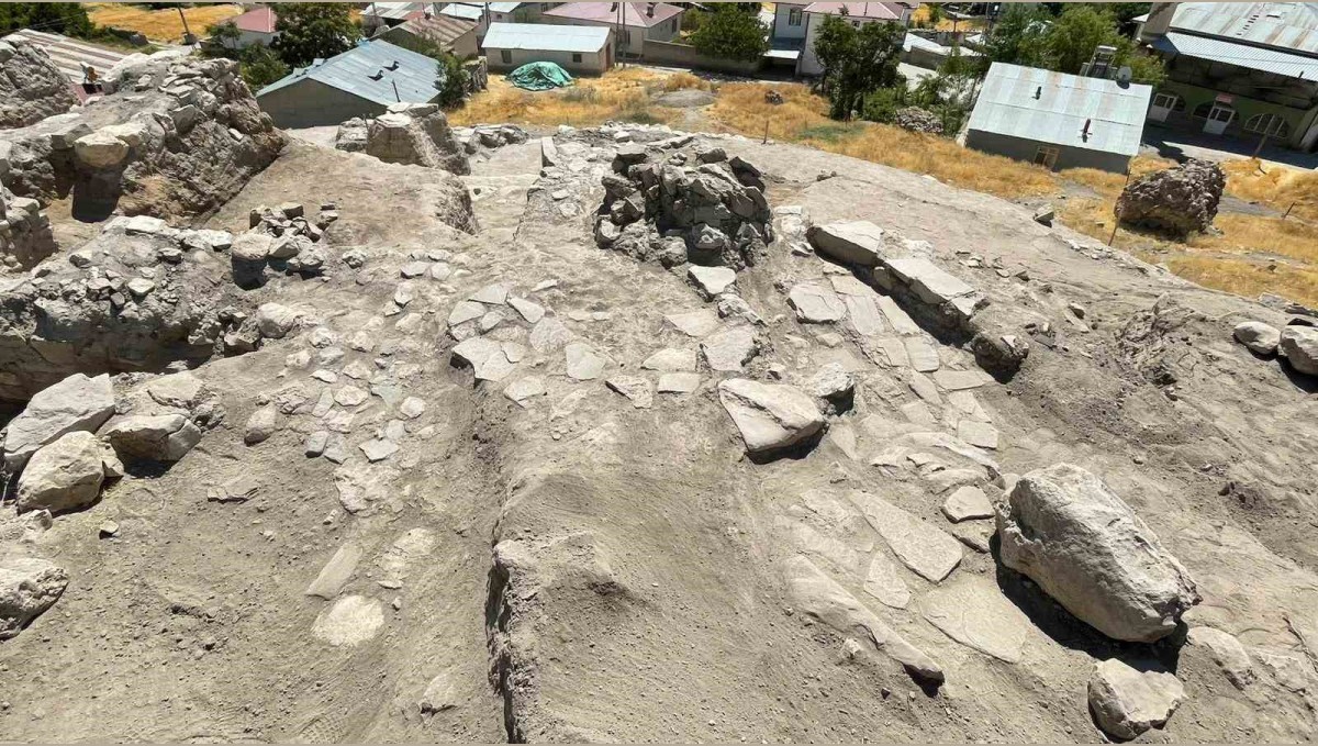 Tadım Kalesi'nde 'Roma kral veya soylu yolu' keşfedildi