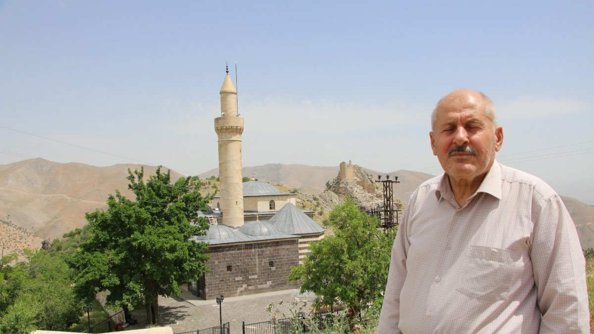 Tam 456 yıllık, muhteşem manzarası ile dikkat çekiyor