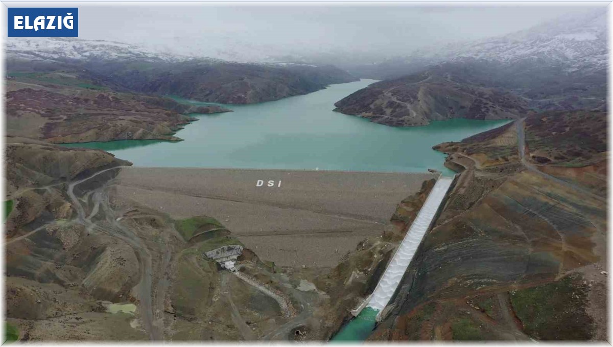 Tam doluluğa ulaşıp su tahliyesine başlanan Kanatlı Barajı, can suyu olacak
