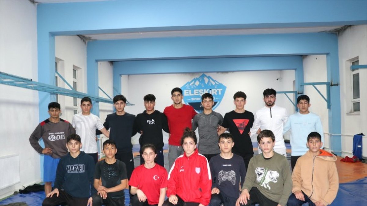 Taramayla seçilen Ağrılı güreşçi çocukların hedefi uluslararası başarı