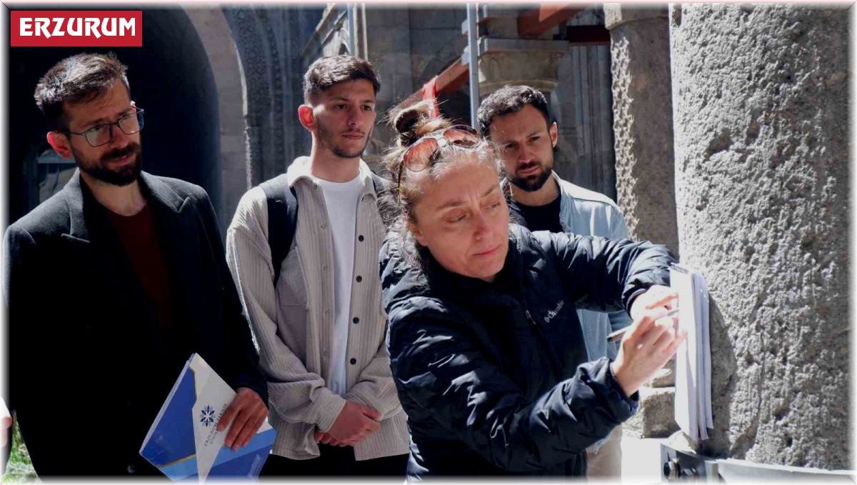 Tarihi binalarda ders yapıyor, onların röntgenini çekiyorlar