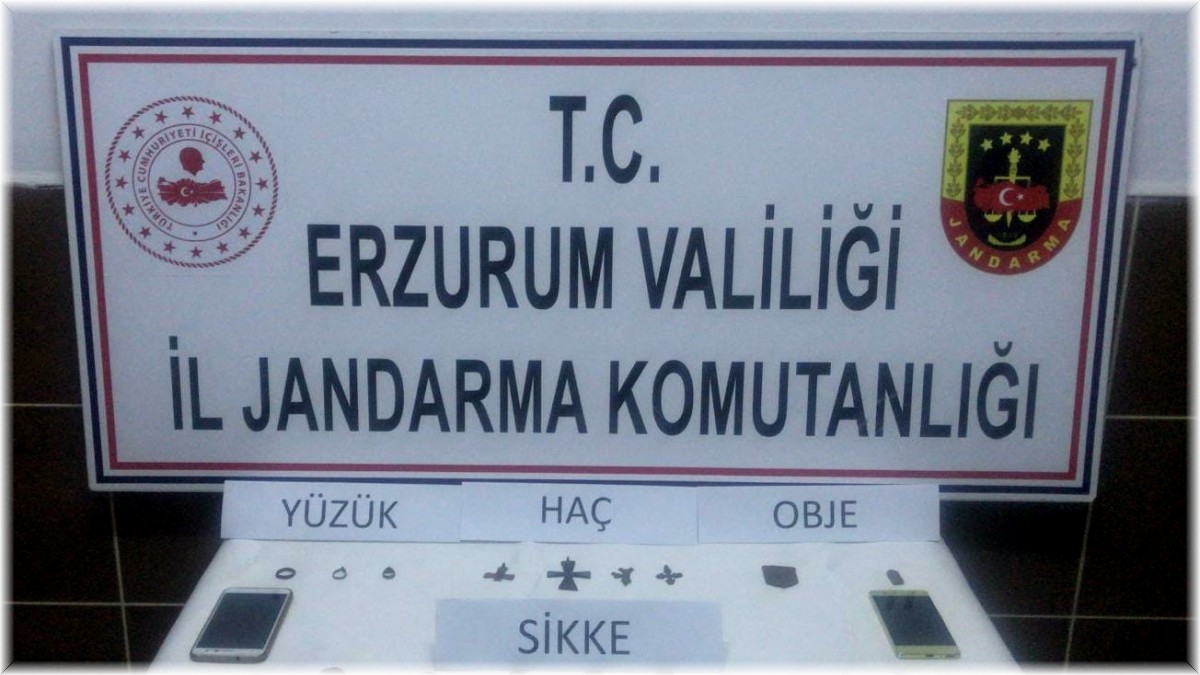 Tarihi eserleri satmaya çalışırken yakalandılar