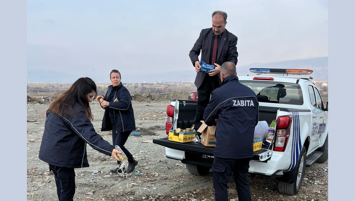 Tarihi geçmiş ürün satan marketlere zabıta müdahalesi