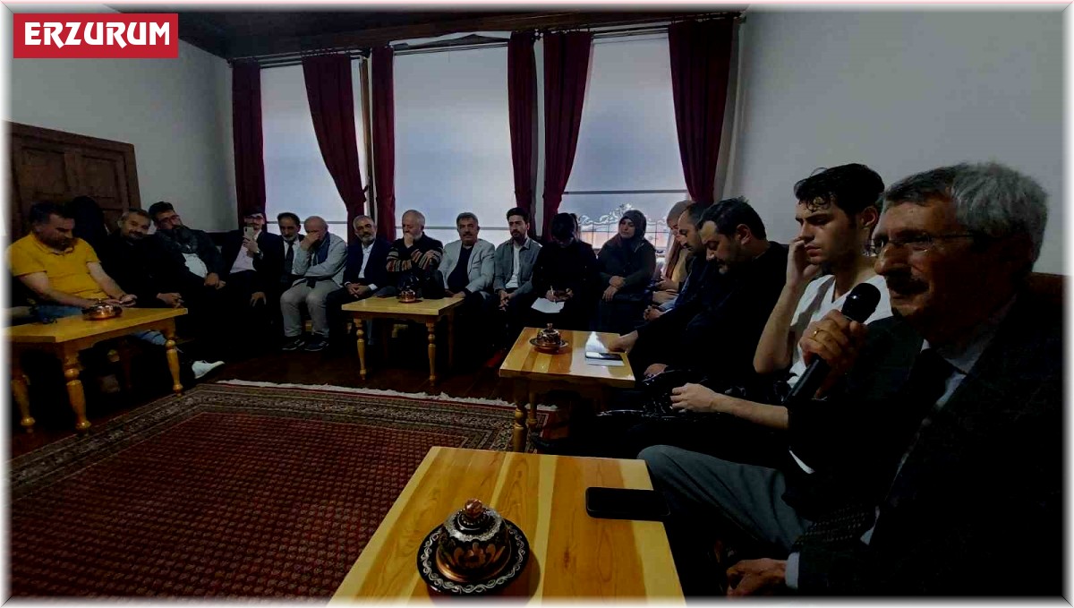 Tarihi konakta Necip Fazıl şiirleri okudular