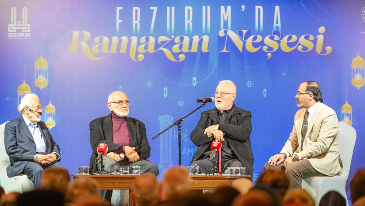 Tarihi mekanda "Medreseden Üniversiteye Erzurum'da İlim" konuşuldu