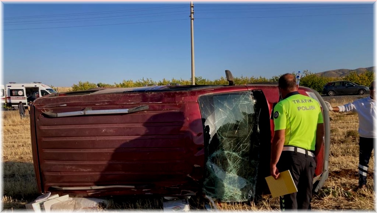 Tarlaya uçan araçtan burnu bile kanamadan çıktı