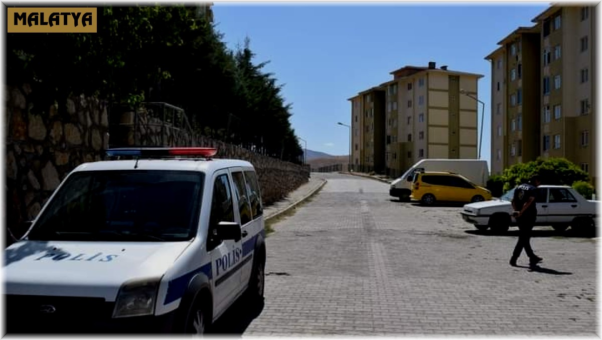 Tartıştığı babasını bıçakla yaraladı