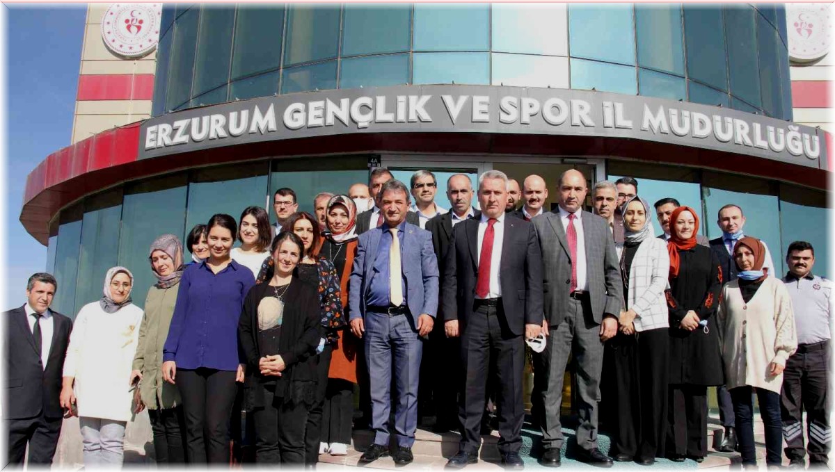 Taşkesenligil personelle vedalaştı