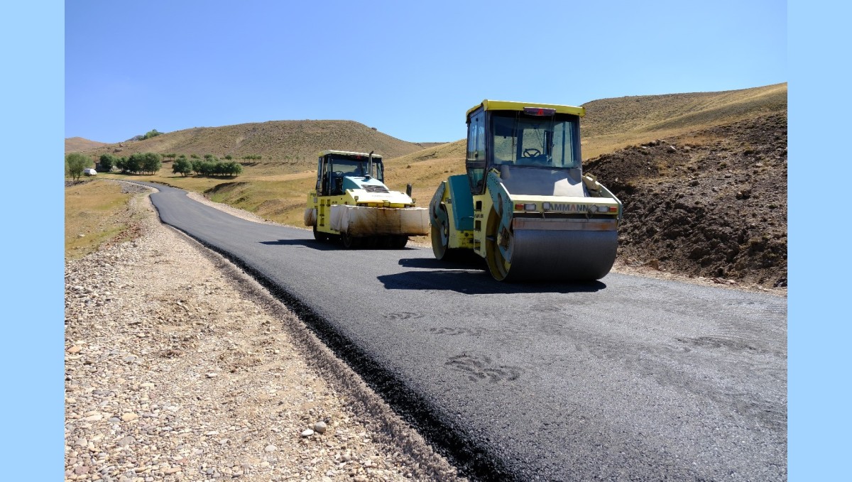 Taşlıçay'da asfalt serim çalışmaları tamamlandı