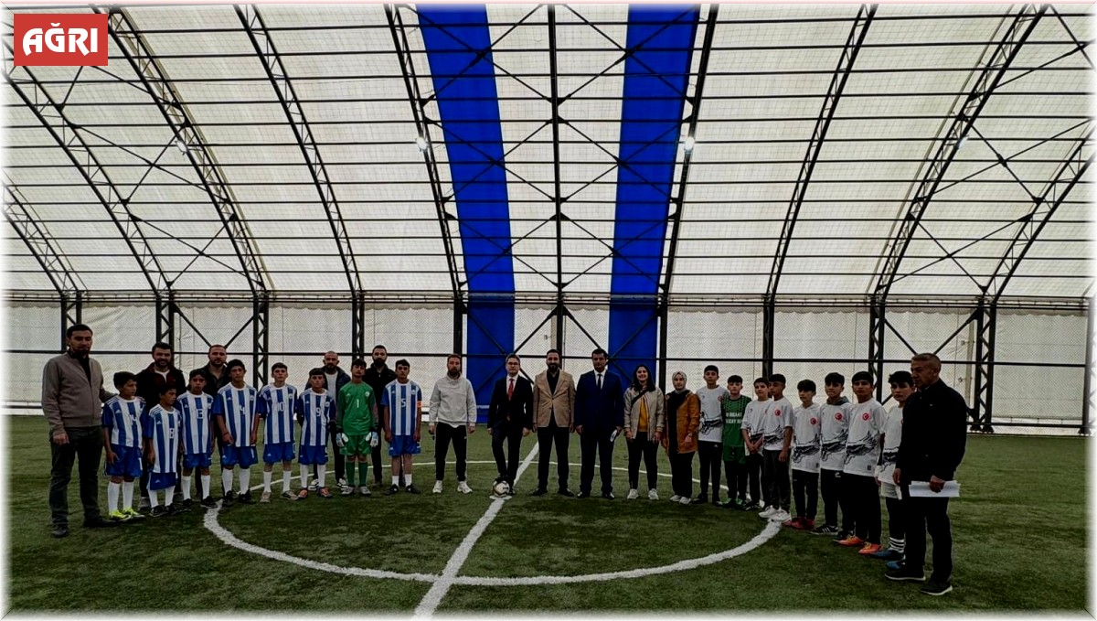 Taşlıçay'da futbol turnuvası başladı