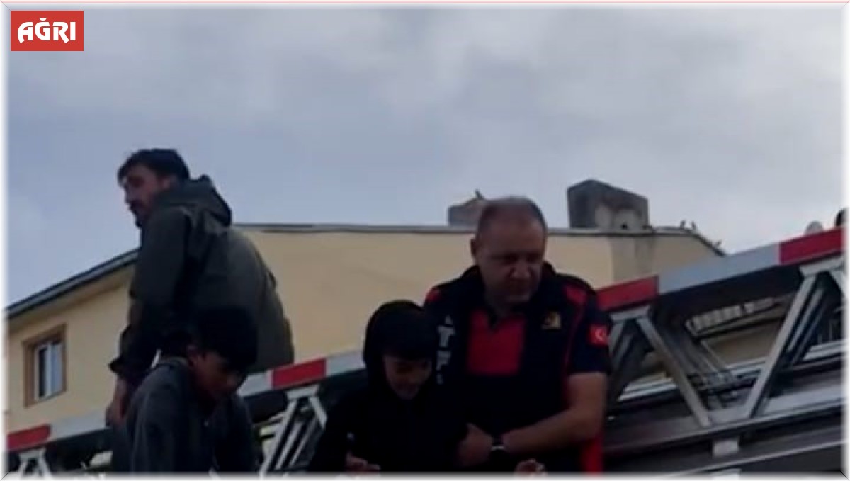 Taşlıçay Deresi'nde mahsur kalan 2 çocuk kurtarıldı