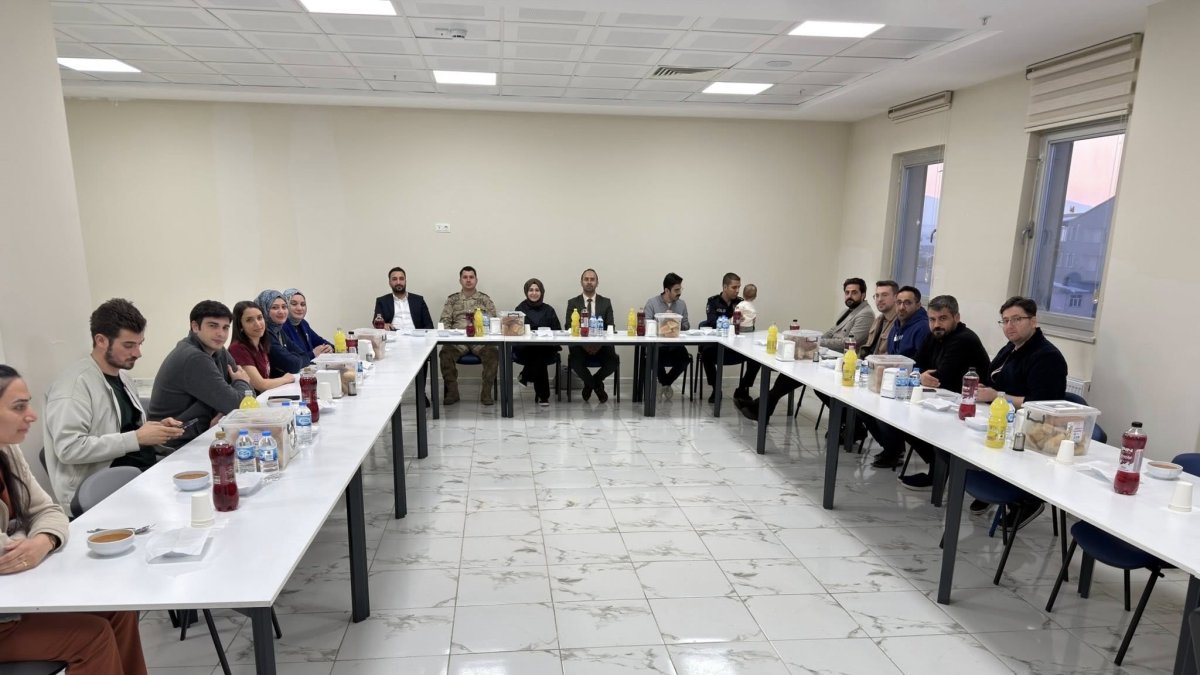 Taşlıçay Kaymakamı Baka Kılıç, sağlık çalışanlarıyla iftarda buluştu