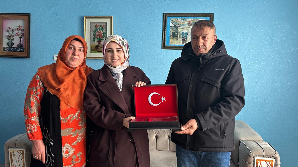 Taşlıçay Kaymakamı Kılıç’tan şehit ailesine bayram ziyareti