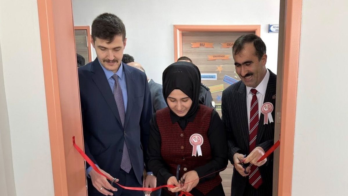 Taşlıçay’da Atatürk Ortaokulu öğrencileri yeni kütüphaneyle buluştu