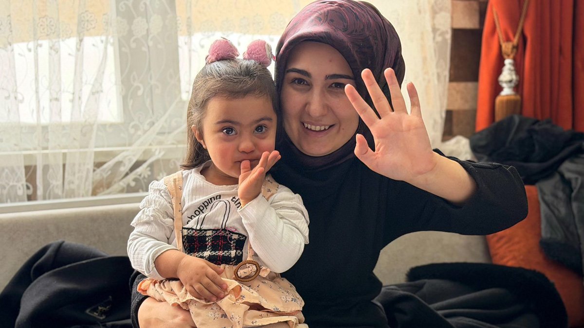 Taşlıçay’da Engelliler Haftası’nda özel öğrencilerin gösterileri izleyenlerden büyük alkış aldı