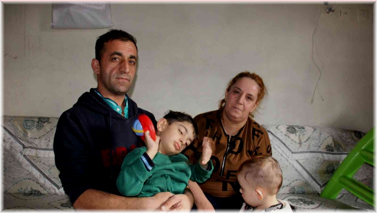 Tatlı Ailesi otizmli Umutcan'ın tedavi edilmesini istiyor