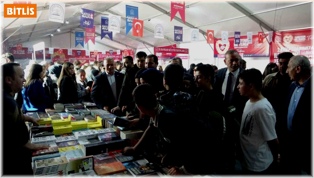 Tatvan 2'nci kitap fuarına yoğun ilgi