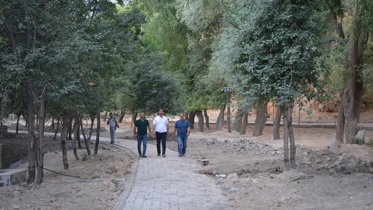 Tatvan'a 300 dönümlük mesire alanında çalışmalar sürüyor